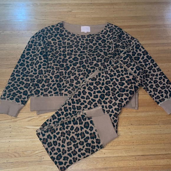 Other - Poppy & Peonies Leopard Print Lounge set